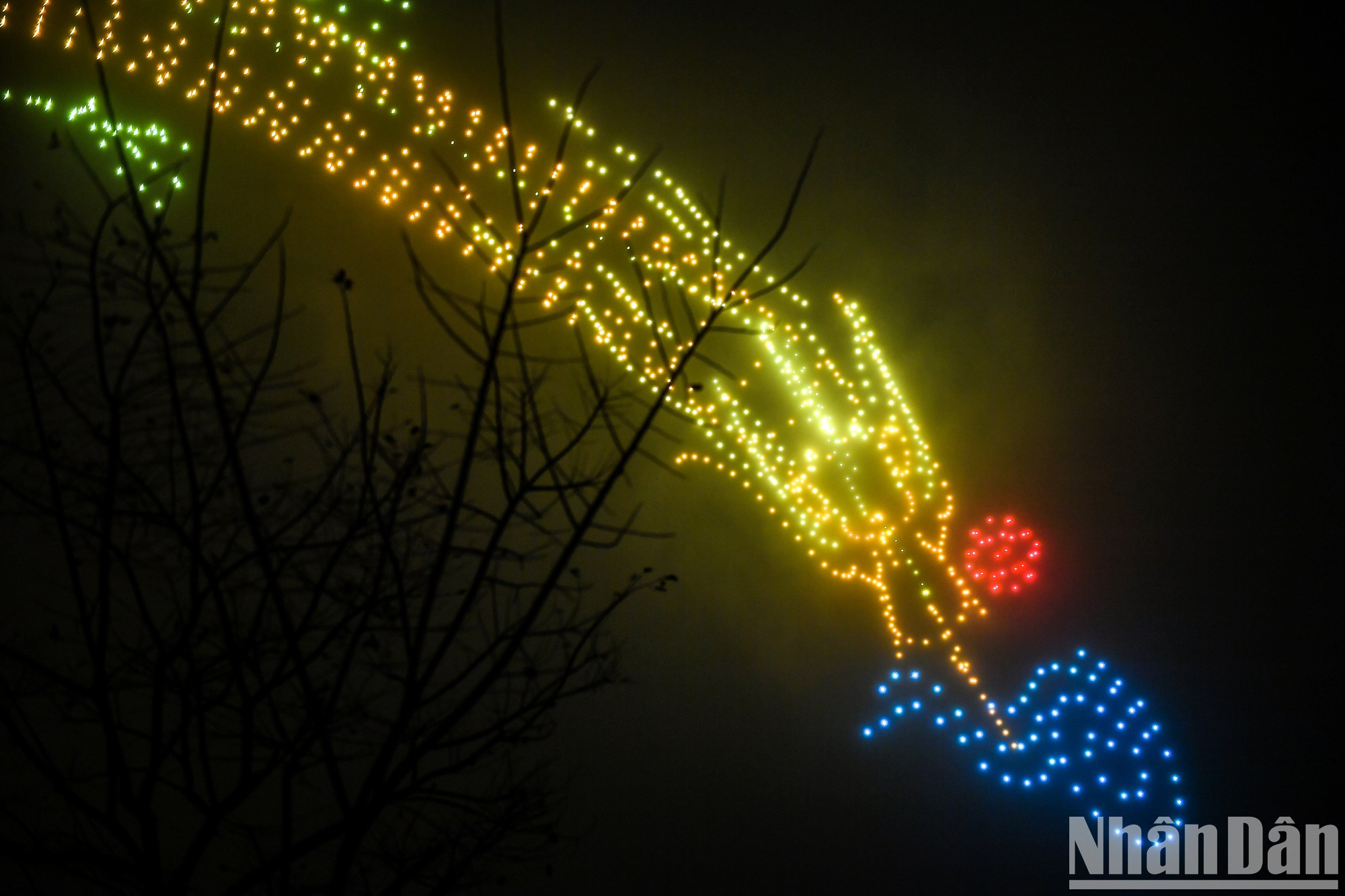 11 художественных световых номеров, рассказывающих историю «Один день столицы – Тысяча лет истории», озарят небо Ханоя в канун Нового года по лунному календарю.