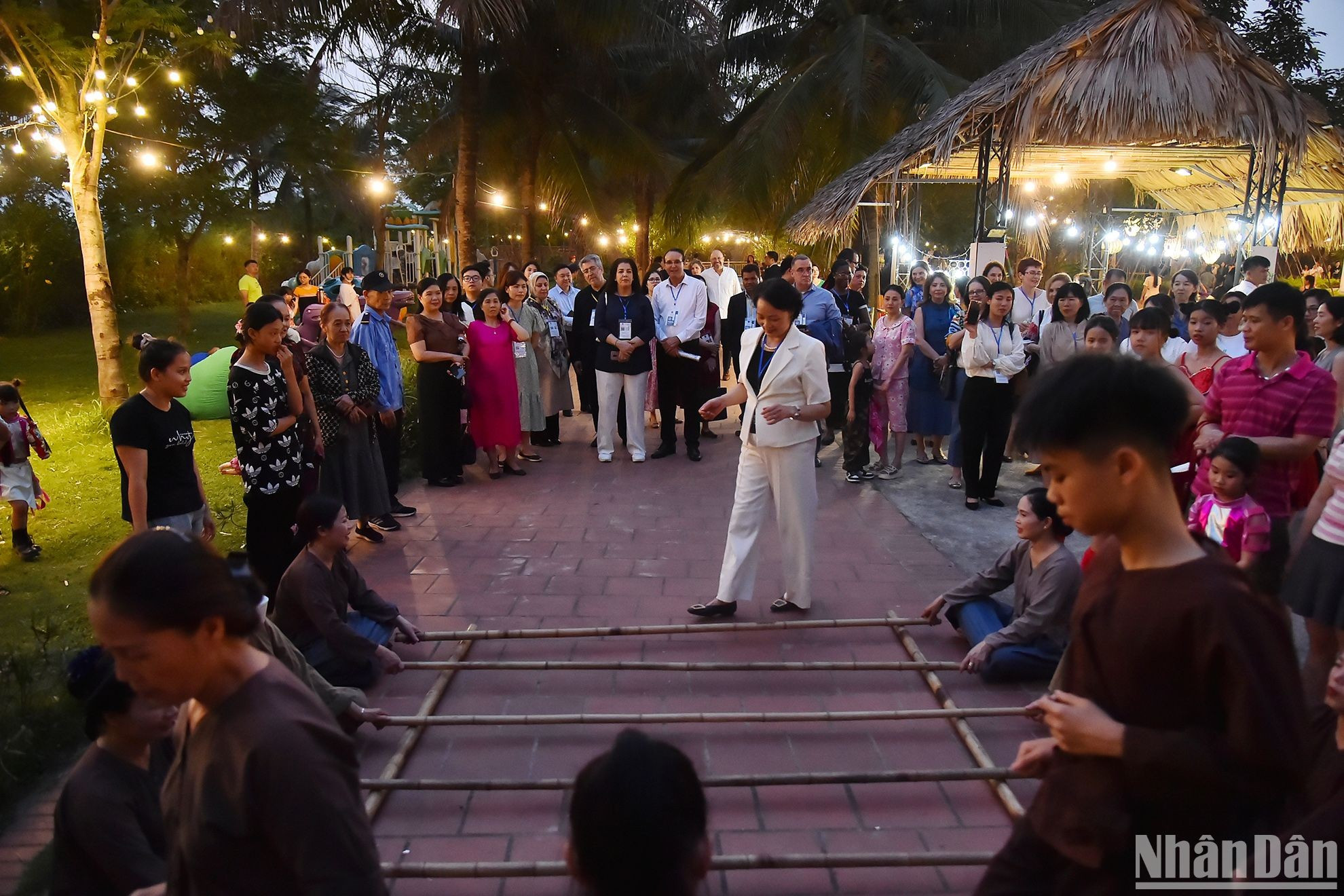 Атмосфера сельского рынка северной дельты, а также традиционных народных игр в в рамках программы.