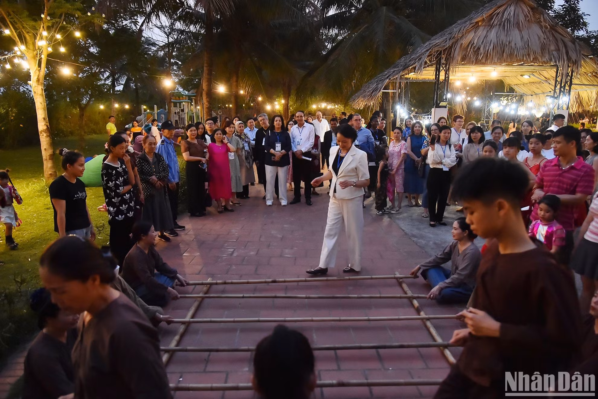 Атмосфера сельского рынка северной дельты, а также традиционных народных игр в в рамках программы.