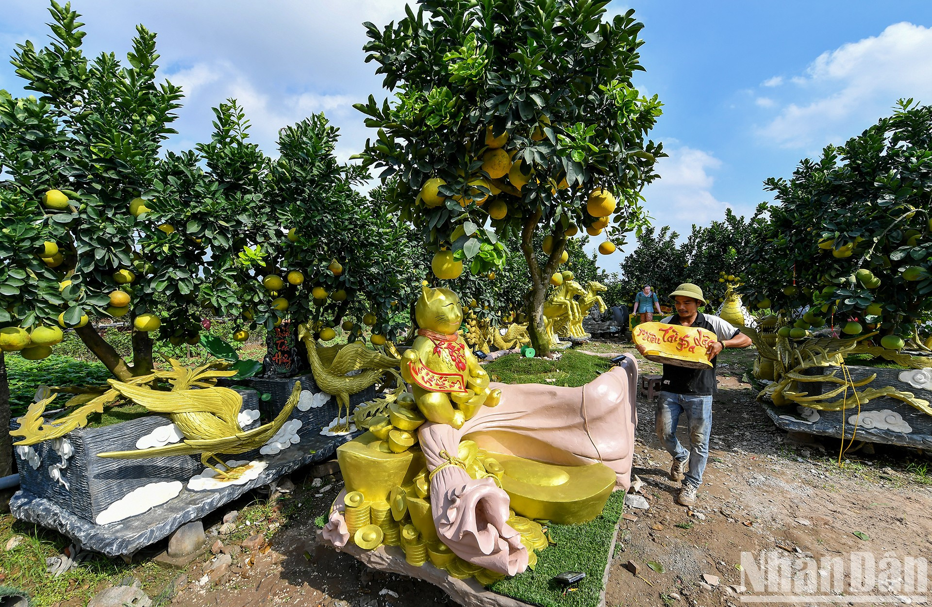 Чтобы создать эти уникальные произведения, мастерам приходится быть очень дотошными, тратить много времени и усилий. Чтобы создать эти уникальные произведения, мастерам приходится быть очень дотошными, тратить много времени и усилий.
