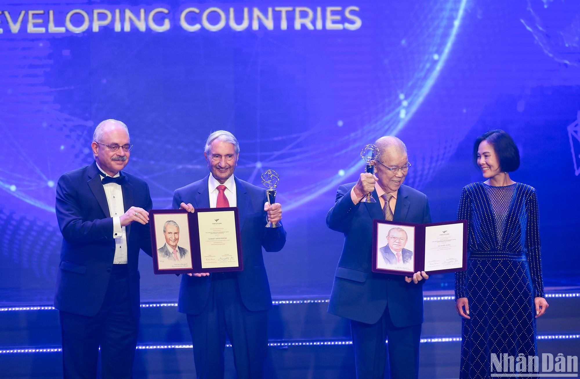 Обладатели специального приза для ученых из развивающихся стран. Обладатели специального приза для ученых из развивающихся стран.