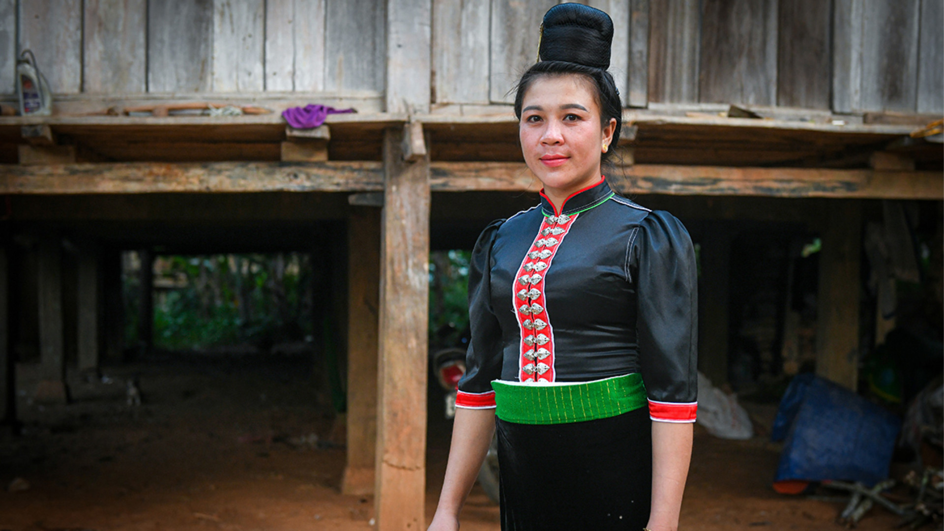 Традиционный костюм женщины Лаха. Фото: Тхань Дат Традиционный костюм женщины Лаха. Фото: Тхань Дат