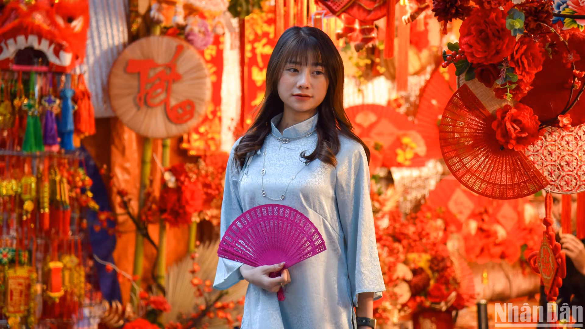 Улица Ханглыок превратилась в цветочный базар в преддверии Тэта