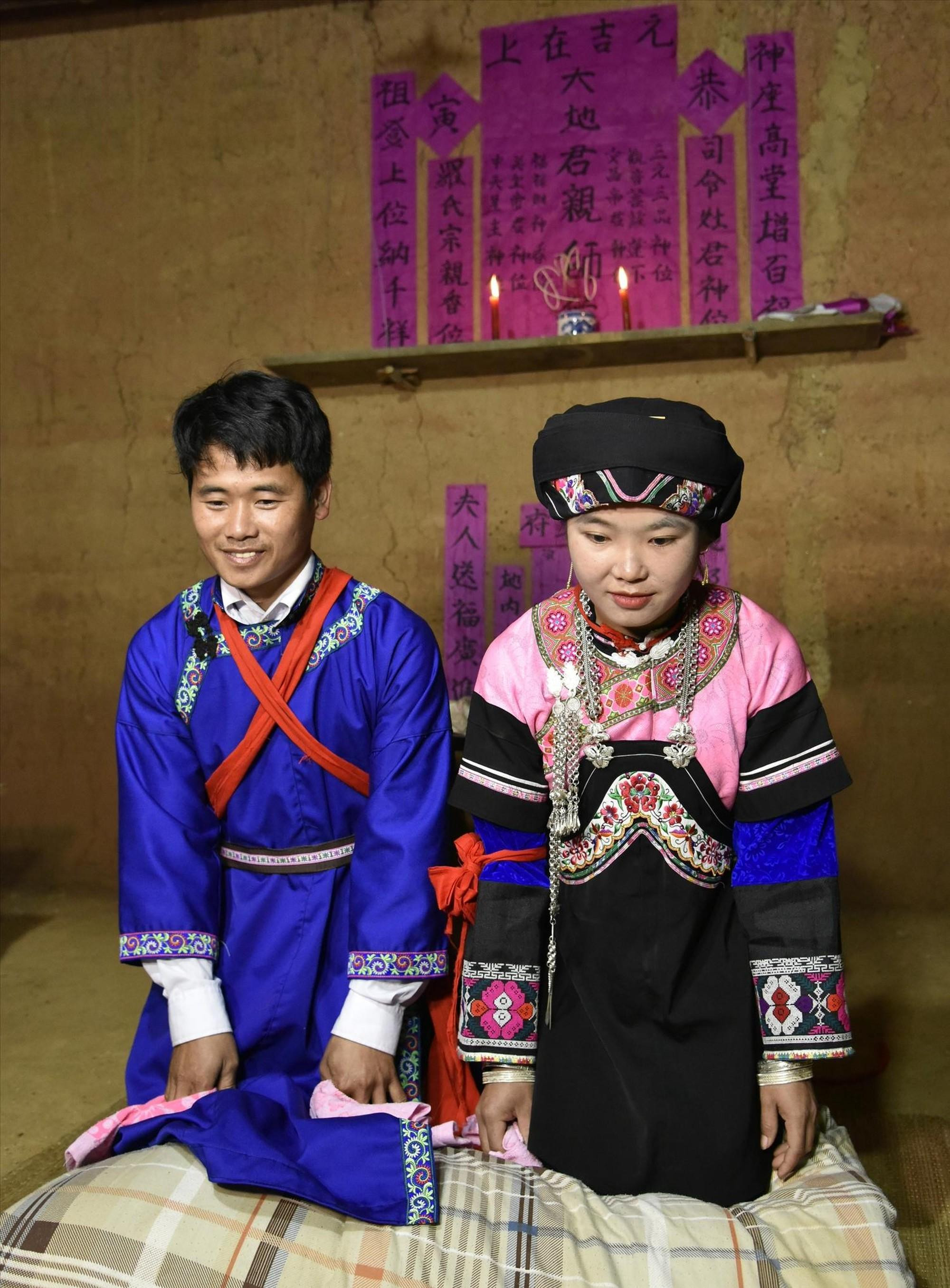 Ритуал в рамках свадьбы представителей Боий. Фото: газета «Занток»