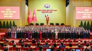 Центральный комитет КПВ XIV созыва представился Съезду.