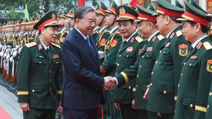 Генеральный секретарь ЦК КПВ То Лам посетил Военно-техническую академию