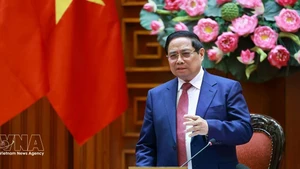 Премьер-министр Фам Минь Тьинь председательствовал на заседании Рабочей группы по обеспечению энергетической безопасности в условиях сложного развития военного конфликта на Ближнем Востоке. Фото: ВИА