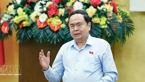 Председатель Национального собрания Чан Тхань Ман выступил с заключительным словом на совещании. Фото: ВИА