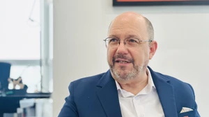 Посол Швейцарии во Вьетнаме Томас Гасс отвечает на вопросы корреспондента Вьетнамского Информационного Агентства. Фото: ВИА