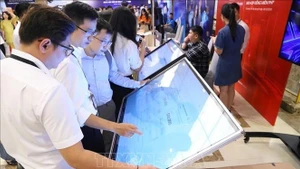 Опыт в сфере цифровой трансформации на форуме поддержки предприятий по цифровой трансформации и развитию электронной коммерции на тему «Безопасное развитие электронных контрактов».