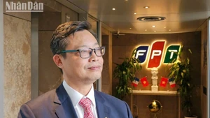 Посол Вьетнама во Франции Чинь Дык Хай 