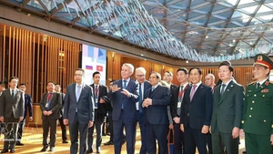 Премьер-министр Фам Минь Тьинь прибыл с визитом и провёл рабочую встречу с руководством компании Novatek. Фото: ВИА