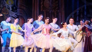Артисты исполняют балет «Щелкунчик» в театре «Хогыом Опера» 25 марта. Фото: ВИА