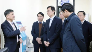 Инспекционно-контрольная делегация проводит выездную инспекцию в городе Вьетчи провинции Футхо. Фото: ВИА