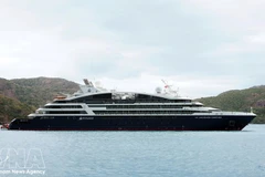 Круизное судно класса люкс Le Jacques Cartier в порту Бендам, Кондао. Фото: ВИА