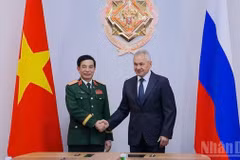 Генерал армии Фан Ван Зянг и генерал армии Сергей Шойгу, Секретарь Совета безопасности России.