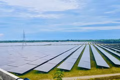 Солнечные электростанции Зотхань 1 и Зотхань 2 имеют общую установленную мощность 100 МВтp, при общем объёме инвестиций 2,3 трлн донгов. Фото: ВИА