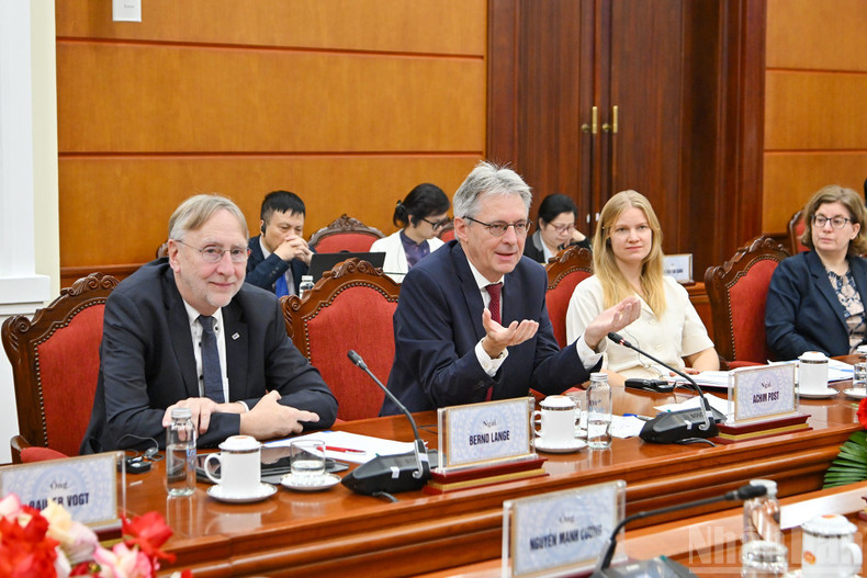 Глава немецской делегации Ахим Пост на мероприятии. image-2025-10-29t181333616.jpg