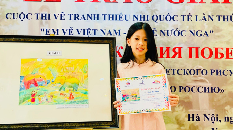 «Сунг и Кунг – отважная пара слонов» – это рисунок Нинь Бао Тяу, который выиграл второй приз. Фото: Нинь Хынг «Сунг и Кунг – отважная пара слонов» – это рисунок Нинь Бао Тяу, который выиграл второй приз. Фото: Нинь Хынг