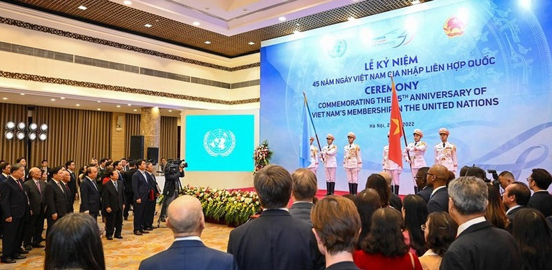 Вьетнам и Организация Объединенных Наций (ООН) отметили 45-летие сотрудничества. Вьетнам продолжает вносить активный, эффективный и ответственный вклад в общую работу ООН, был избран Зампредседателя 77-й сессии Генеральной Ассамблеи ООН и членом Совета ООН по правам человека на срок 2023-2025 годов.