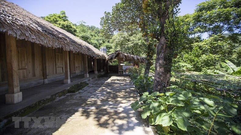 Общественный гостевой дом для обслуживания туристов при посещении селения Шынг. Общественный гостевой дом для обслуживания туристов при посещении селения Шынг.