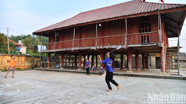 Уникальной особенностью Тьекана являются традиционные дома на сваях представителей народности Тхай. Уникальной особенностью Тьекана являются традиционные дома на сваях представителей народности Тхай.