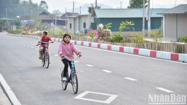 Мыонгфанг приобрел вид общины, признанной деревней нового типа. Мыонгфанг приобрел вид общины, признанной деревней нового типа.