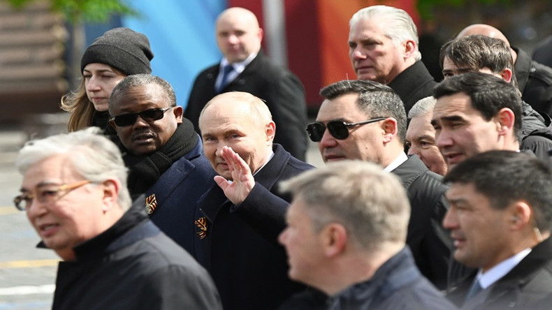 Президент Владимир Путин и главы иностранных государств на Красной площади в Москве. Фото: РИА Новости Президент Владимир Путин и главы иностранных государств на Красной площади в Москве. Фото: РИА Новости