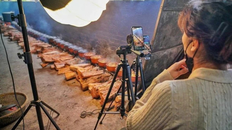 Чтобы удовлетворить внутренний и международный спрос, тушеная рыба Вудай теперь широко доступна на платформах электронной коммерции.