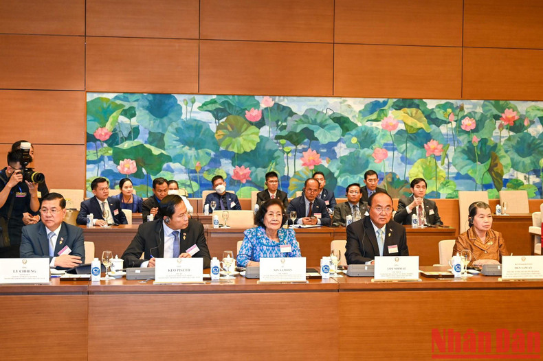 Высокопоставленная делегация НА Камбоджи. Высокопоставленная делегация НА Камбоджи.