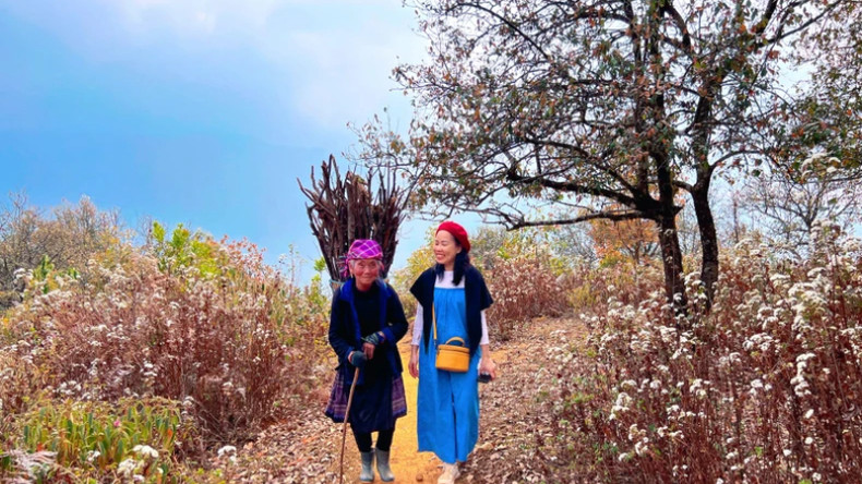 Добродушные представители народности Хмонг в селении Намнгиеп.