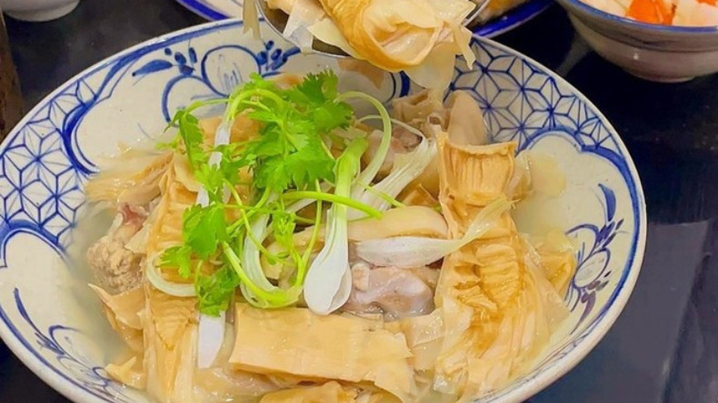 Суп с бамбуковыми побегами.