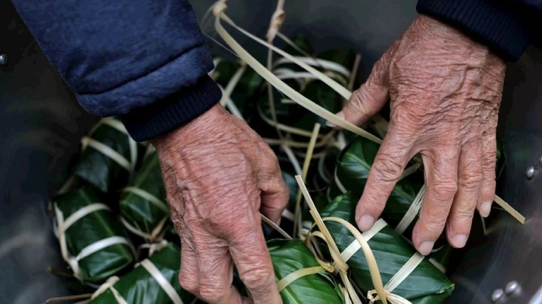Пироги «баньтьынг» отражают отличительные черты вьетнамского народа, связанные с традиционным праздником Тэт Пироги «баньтьынг» отражают отличительные черты вьетнамского народа, связанные с традиционным праздником Тэт