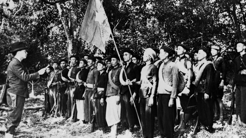 Вьетнамское вооруженное пропагандистское подразделение национального освобождения, предшественник Вьетнамской народной армии, было создано 22 декабря 1944 года в составе 34 человек под командованием генерала армии Во Нгуен Зяпа. Вьетнамское вооруженное пропагандистское подразделение национального освобождения, предшественник Вьетнамской народной армии, было создано 22 декабря 1944 года в составе 34 человек под командованием генерала армии Во Нгуен Зяпа.