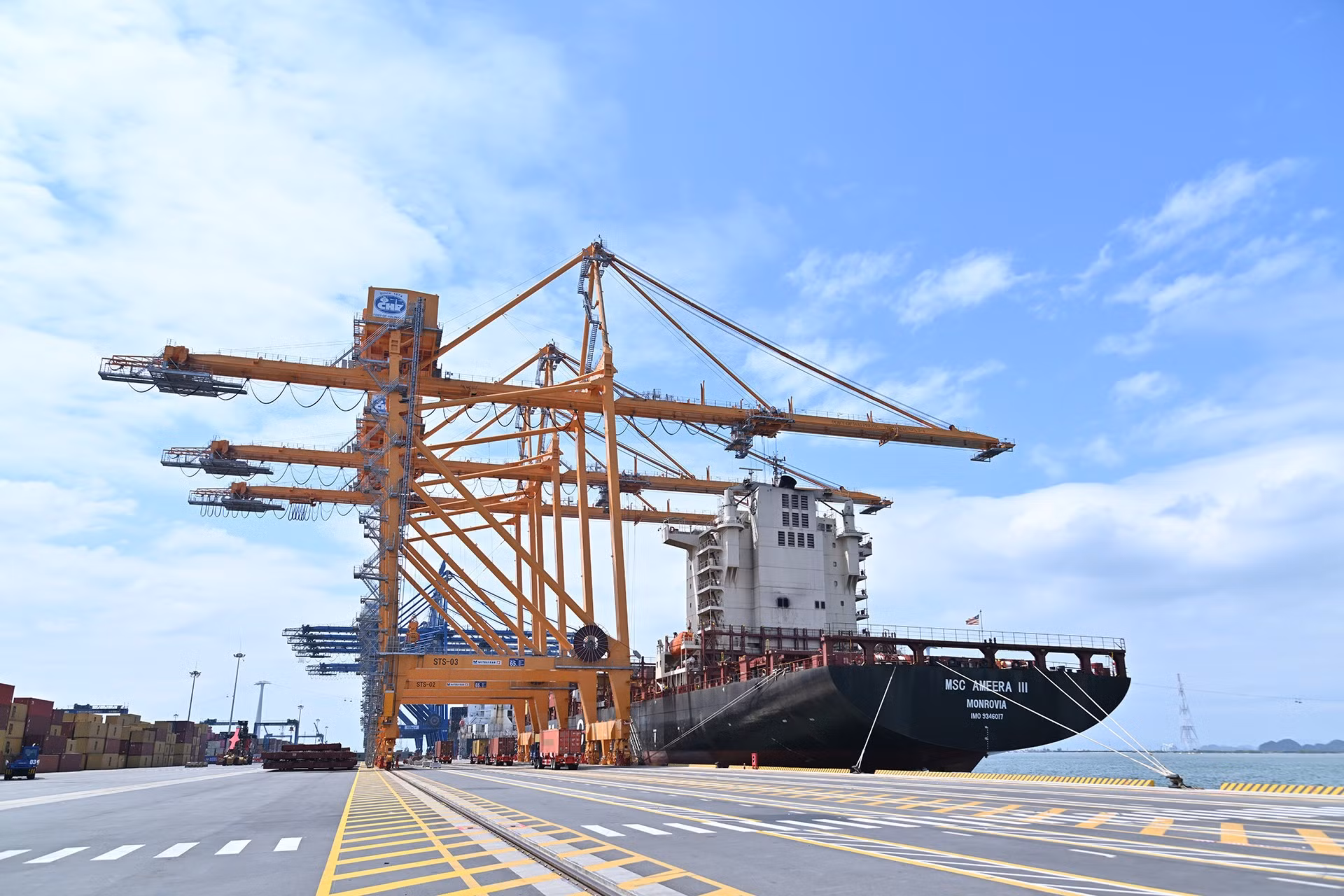 Международные контейнерные терминалы №3 и №4 Латьхуен в порту Хайфон.