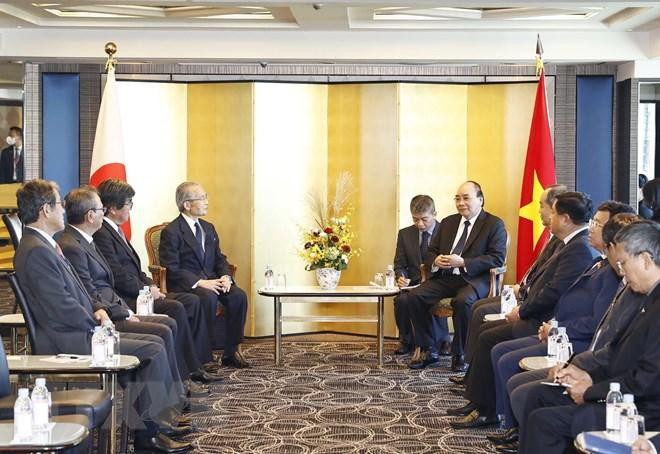 Президент Нгуен Суан Фук принимает бывших послов Японии во Вьетнаме. Фото: VNA Президент Нгуен Суан Фук принимает бывших послов Японии во Вьетнаме. Фото: VNA