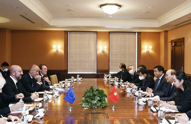 Общий вид встречи между Президентом Нгуен Суан Фуком и Председателем Европейского совета Шарлем Мишелем. Фото: VNA Общий вид встречи между Президентом Нгуен Суан Фуком и Председателем Европейского совета Шарлем Мишелем. Фото: VNA
