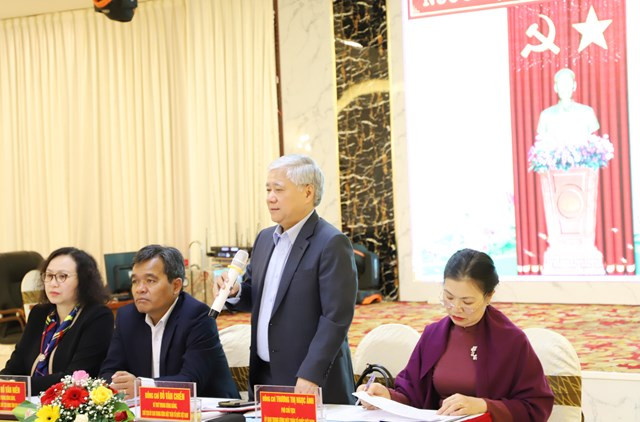 Товарищ До Ван Тьиен выступает на встрече. Фото: daidoanket.vn Товарищ До Ван Тьиен выступает на встрече. Фото: daidoanket.vn