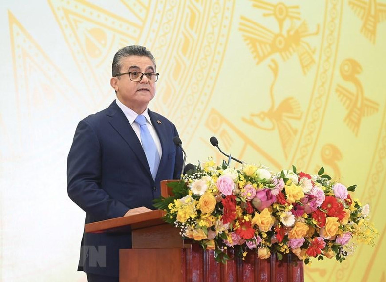 Глава дипломатического корпуса, Посол Палестины во Вьетнаме Саади Салама выступает на церемонии. Фото: VNA Глава дипломатического корпуса, Посол Палестины во Вьетнаме Саади Салама выступает на церемонии. Фото: VNA