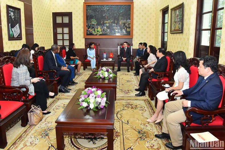 Общий вид приема. Фото: Тхюи Нгуен