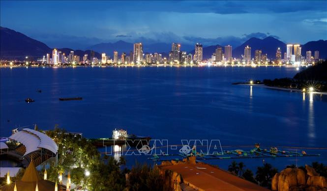 В Нячанге есть яркие ночные развлечения, которыми можно насладиться после захода солнца. Фото: ВИА В Нячанге есть яркие ночные развлечения, которыми можно насладиться после захода солнца. Фото: ВИА