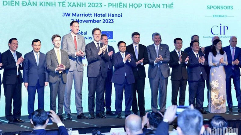 Участники форума зеленой экономики. Фото: Чан Хай Участники форума зеленой экономики. Фото: Чан Хай