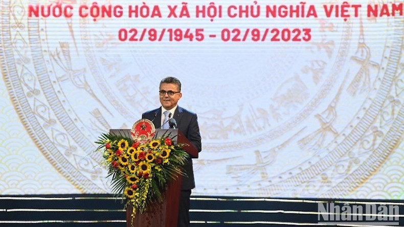 Посол Саади Салама выступает на церемонии. Фото: Зюи Линь Посол Саади Салама выступает на церемонии. Фото: Зюи Линь