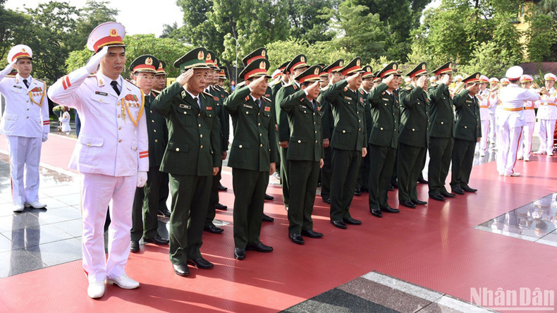 Делегация Центрального военного комитета и Министерства обороны. Фото: Чан Хай Делегация Центрального военного комитета и Министерства обороны. Фото: Чан Хай