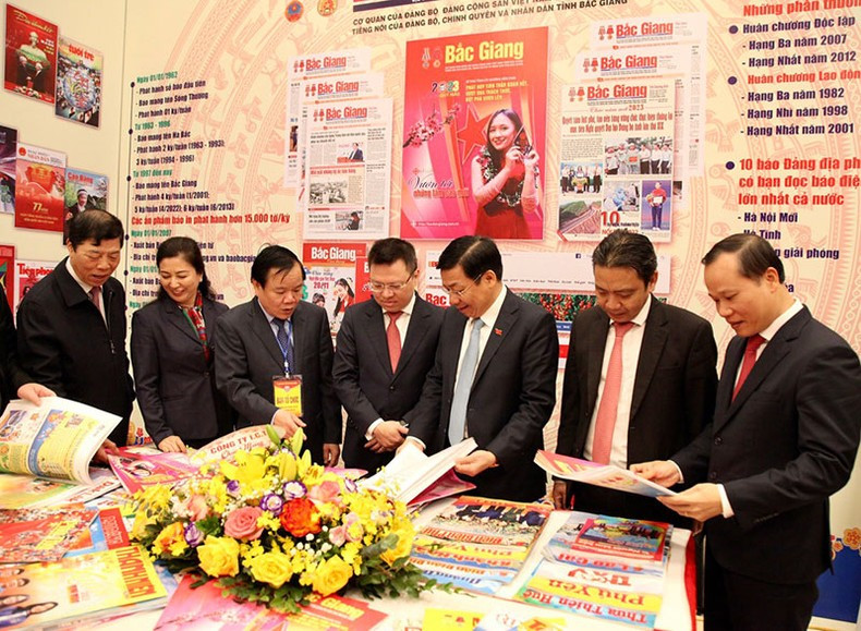 Фестиваль весенних газет 2023 года в провинции Бакжанг. Фестиваль весенних газет 2023 года в провинции Бакжанг.