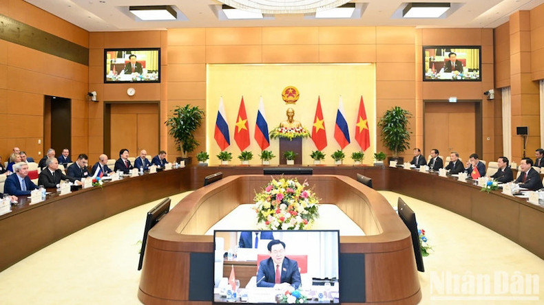 Общий вид переговоров. Фото: Зюи Линь Общий вид переговоров. Фото: Зюи Линь