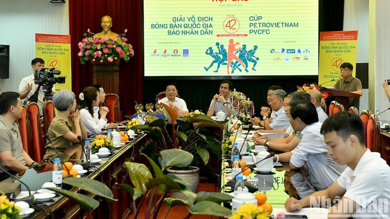 Общий вид пресс-конферецнии. Общий вид пресс-конферецнии.