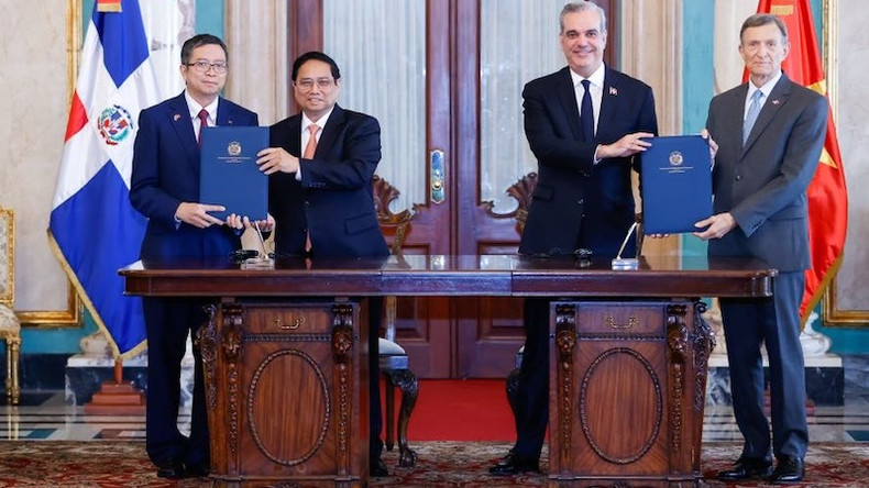 Церемония подписания документов о сотрудничестве. Фото: VGP