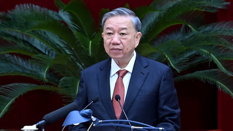 Генеральный секретарь ЦК КПВ, Президент То Лам выступает на открытии пленума. Фото: Данг Кхоа Генеральный секретарь ЦК КПВ, Президент То Лам выступает на открытии пленума. Фото: Данг Кхоа