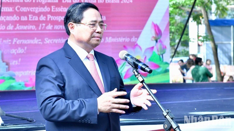 Премьер-министр Фам Минь Тьинь выступает на мероприятии. Фото: Тхань Жанг